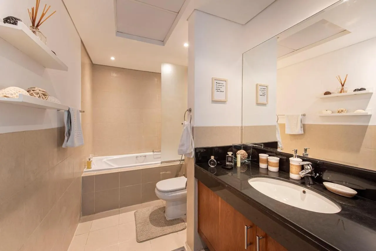 Nasma Luxury Stays - Charming And Fancy Studio In The Heart Of Dubai 0*,  United Arab Emirates